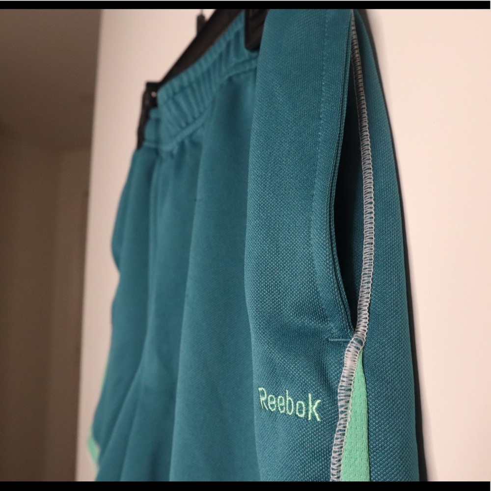 Women Sport Reebok Shorts - Picture 7 of 11